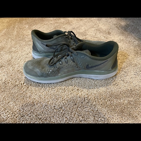 Nike flex run size 11 - Picture 3 of 5